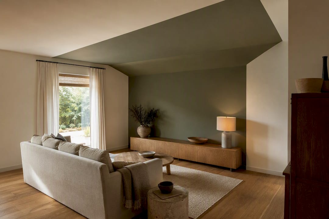 Accent color extending from wall onto ceiling